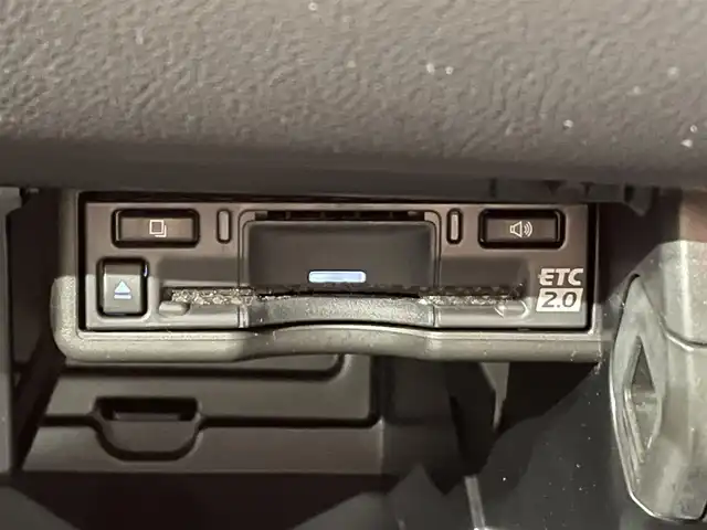 レクサス ＵＸ 250h Fスポーツ 愛知県 2023(令5)年 1.4万km ホワイトノーヴァガラスフレーク 純正メモリーナビ/フルセグTV/Bluetooth/全方位カメラ/レクサスセーフティーシステム/衝突軽減ブレーキ/ブラインドスポットモニター/ロードサインアシスト/クリアランスソナー/リアトラフィックアラート/パーキングサポートアラート/アダクティブクルーズコントロール/パワーバックドア/ETC2.0/D/N席 パワーシート/シートメモリー/シートヒーター/ステアリングヒーター/ドライブレーダー（前後）/三眼LEDヘッドライト/オートライト/オートハイビーム