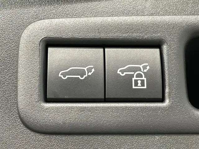 レクサス ＵＸ 250h Fスポーツ 愛知県 2023(令5)年 1.4万km ホワイトノーヴァガラスフレーク 純正メモリーナビ/フルセグTV/Bluetooth/全方位カメラ/レクサスセーフティーシステム/衝突軽減ブレーキ/ブラインドスポットモニター/ロードサインアシスト/クリアランスソナー/リアトラフィックアラート/パーキングサポートアラート/アダクティブクルーズコントロール/パワーバックドア/ETC2.0/D/N席 パワーシート/シートメモリー/シートヒーター/ステアリングヒーター/ドライブレーダー（前後）/三眼LEDヘッドライト/オートライト/オートハイビーム