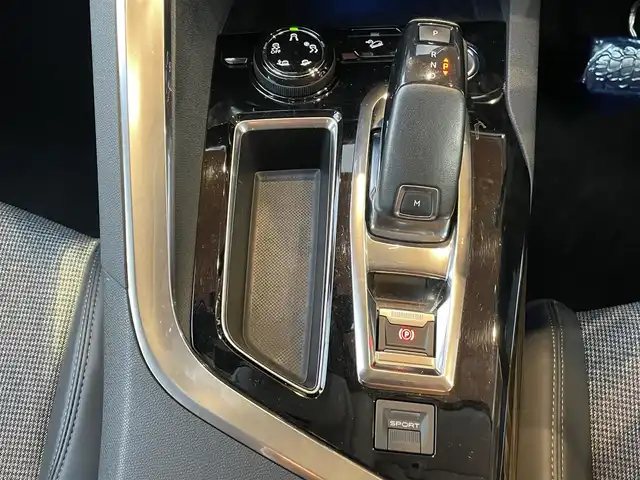 プジョー ３００８ ブルー HDi スペシャルED 鹿児島県 2018(平30)年 3.9万km パールⅡ 360°カメラ/衝突軽減ブレーキ/ACCFフォグライト/レーンキープアシスト/ブラインドスポットモニター/ハーフレザーシート/ルーフレール/電動リアゲート/パドルシフト/LEDヘッドライト/フォグライト/プッシュスタート