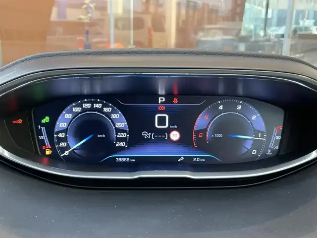 プジョー ３００８ ブルー HDi スペシャルED 鹿児島県 2018(平30)年 3.9万km パールⅡ 360°カメラ/衝突軽減ブレーキ/ACCFフォグライト/レーンキープアシスト/ブラインドスポットモニター/ハーフレザーシート/ルーフレール/電動リアゲート/パドルシフト/LEDヘッドライト/フォグライト/プッシュスタート