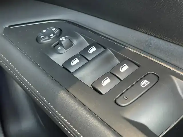 プジョー ３００８ ブルー HDi スペシャルED 鹿児島県 2018(平30)年 3.9万km パールⅡ 360°カメラ/衝突軽減ブレーキ/ACCFフォグライト/レーンキープアシスト/ブラインドスポットモニター/ハーフレザーシート/ルーフレール/電動リアゲート/パドルシフト/LEDヘッドライト/フォグライト/プッシュスタート