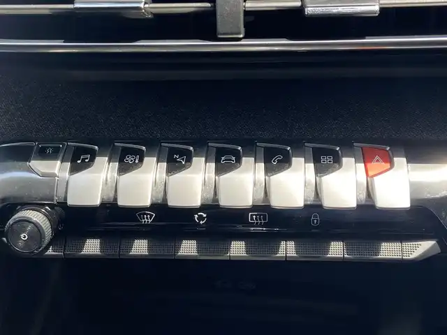 プジョー ３００８ ブルー HDi スペシャルED 栃木県 2018(平30)年 3.9万km パールⅡ ACC/レーンキープ/ブラインドスポット/バックカメラ/純正ナビ/ハーフレザー/パヒュームアトマイザー/ETC/LED/電動リアゲート/純正18インチAW