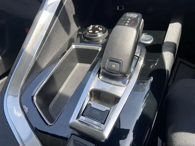 プジョー ３００８ ブルー HDi スペシャルED 栃木県 2018(平30)年 3.9万km パールⅡ ACC/レーンキープ/ブラインドスポット/バックカメラ/純正ナビ/ハーフレザー/パヒュームアトマイザー/ETC/LED/電動リアゲート/純正18インチAW
