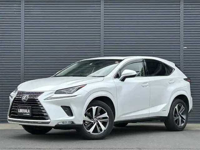 レクサス ＮＸ 300h バージョンL 茨城県 2018(平30)年 1.8万km ソニッククォーツ 360°カメラ/ACC/PCS/LKA/BSM/ETC2.0/黒革シート/全席シートヒーター/エアシート/M付パワーシート/LEDヘッドライト/パドルシフト/サンルーフ/パワーバックドア/ステアリングヒーター/純正ナビ/フルセグTV/純正18インチAW