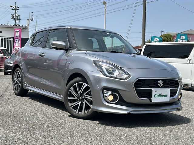 スズキ スイフト HYBRID RS 愛知県 2023(令5)年 1.7万km プレミアムシルバーメタリック /禁煙車//純正8インチSDナビ//フルセグTV/Bluetooth//CD/DVD/ETC//バックカメラ/全方位カメラ//前後ドライブレコーダー/　（ＷＨＳＲ－５１０）//スズキセーフティサポート//デュアルセンサーブレーキサポート//車線逸脱抑制機能/BSM//リアクロストラフィックアラート//アダプティブクルーズコントロール//運転席シートヒーター//パドルシフト//純正１６インチアルミ//ステアリングスイッチ//プッシュスタート//LEDオートライト//フォグランプ//アイドリングストップ//電動格納ミラーウインカー//純正フロアマット//革巻きステアリング//取扱説明書//スマートキー×2