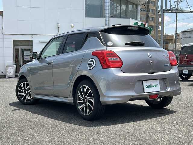 スズキ スイフト HYBRID RS 愛知県 2023(令5)年 1.7万km プレミアムシルバーメタリック /禁煙車//純正8インチSDナビ//フルセグTV/Bluetooth//CD/DVD/ETC//バックカメラ/全方位カメラ//前後ドライブレコーダー/　（ＷＨＳＲ－５１０）//スズキセーフティサポート//デュアルセンサーブレーキサポート//車線逸脱抑制機能/BSM//リアクロストラフィックアラート//アダプティブクルーズコントロール//運転席シートヒーター//パドルシフト//純正１６インチアルミ//ステアリングスイッチ//プッシュスタート//LEDオートライト//フォグランプ//アイドリングストップ//電動格納ミラーウインカー//純正フロアマット//革巻きステアリング//取扱説明書//スマートキー×2