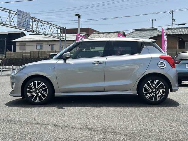 スズキ スイフト HYBRID RS 愛知県 2023(令5)年 1.7万km プレミアムシルバーメタリック /禁煙車//純正8インチSDナビ//フルセグTV/Bluetooth//CD/DVD/ETC//バックカメラ/全方位カメラ//前後ドライブレコーダー/　（ＷＨＳＲ－５１０）//スズキセーフティサポート//デュアルセンサーブレーキサポート//車線逸脱抑制機能/BSM//リアクロストラフィックアラート//アダプティブクルーズコントロール//運転席シートヒーター//パドルシフト//純正１６インチアルミ//ステアリングスイッチ//プッシュスタート//LEDオートライト//フォグランプ//アイドリングストップ//電動格納ミラーウインカー//純正フロアマット//革巻きステアリング//取扱説明書//スマートキー×2