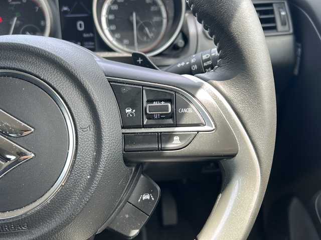 スズキ スイフト HYBRID RS 愛知県 2023(令5)年 1.7万km プレミアムシルバーメタリック /禁煙車//純正8インチSDナビ//フルセグTV/Bluetooth//CD/DVD/ETC//バックカメラ/全方位カメラ//前後ドライブレコーダー/　（ＷＨＳＲ－５１０）//スズキセーフティサポート//デュアルセンサーブレーキサポート//車線逸脱抑制機能/BSM//リアクロストラフィックアラート//アダプティブクルーズコントロール//運転席シートヒーター//パドルシフト//純正１６インチアルミ//ステアリングスイッチ//プッシュスタート//LEDオートライト//フォグランプ//アイドリングストップ//電動格納ミラーウインカー//純正フロアマット//革巻きステアリング//取扱説明書//スマートキー×2