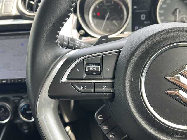 スズキ スイフト HYBRID RS 愛知県 2023(令5)年 1.7万km プレミアムシルバーメタリック /禁煙車//純正8インチSDナビ//フルセグTV/Bluetooth//CD/DVD/ETC//バックカメラ/全方位カメラ//前後ドライブレコーダー/　（ＷＨＳＲ－５１０）//スズキセーフティサポート//デュアルセンサーブレーキサポート//車線逸脱抑制機能/BSM//リアクロストラフィックアラート//アダプティブクルーズコントロール//運転席シートヒーター//パドルシフト//純正１６インチアルミ//ステアリングスイッチ//プッシュスタート//LEDオートライト//フォグランプ//アイドリングストップ//電動格納ミラーウインカー//純正フロアマット//革巻きステアリング//取扱説明書//スマートキー×2