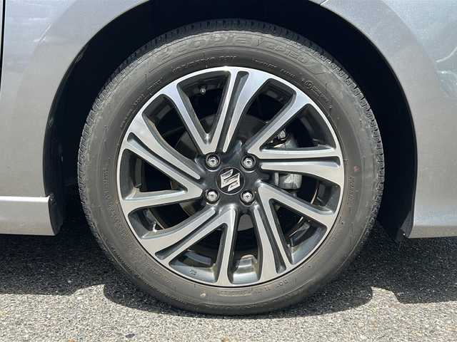 スズキ スイフト HYBRID RS 愛知県 2023(令5)年 1.7万km プレミアムシルバーメタリック /禁煙車//純正8インチSDナビ//フルセグTV/Bluetooth//CD/DVD/ETC//バックカメラ/全方位カメラ//前後ドライブレコーダー/　（ＷＨＳＲ－５１０）//スズキセーフティサポート//デュアルセンサーブレーキサポート//車線逸脱抑制機能/BSM//リアクロストラフィックアラート//アダプティブクルーズコントロール//運転席シートヒーター//パドルシフト//純正１６インチアルミ//ステアリングスイッチ//プッシュスタート//LEDオートライト//フォグランプ//アイドリングストップ//電動格納ミラーウインカー//純正フロアマット//革巻きステアリング//取扱説明書//スマートキー×2
