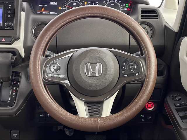 ホンダ Ｎ ＢＯＸ L 鹿児島県 2023(令5)年 2.4万km クリスタルブラックパール ワンオーナー/純正ディスプレイオーディオ/フルセグ/CD/DVD/Bluetoothオーディオ/レーダークルーズコントロール/ホンダセンシング/電動パーキンク/オートホールド/片側パワースライドドア/シートバックテーブル/ステアリングスイッチ/ルーフコンソール/シートヒーター/オートライト/ETC/フロアマット/スペアキー