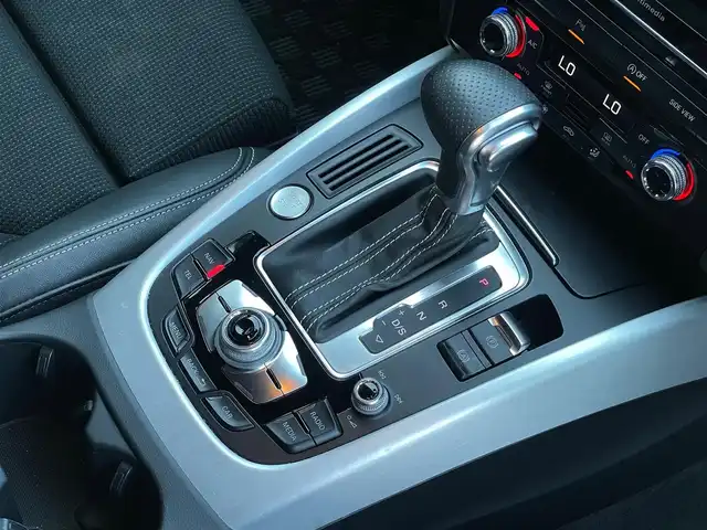 アウディ Ｑ５ 2.0TFSIクワトロSライン コンペティション+ 山梨県 2016(平28)年 3.7万km スズカグレーメタリック 限定150台 /ACC /コンビニエンスP/純正MMIナビ/Bカメラ/ディスタンスP/専用20インチAW/アシスタンスP/HIDヘッドライト/電動リアゲート/BT/DVD/新車時保証書/記録簿