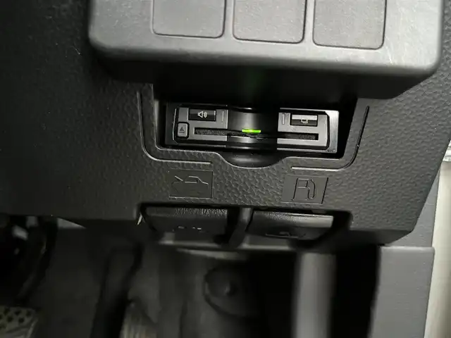 トヨタ タンク カスタムG S 高知県 2018(平30)年 4.3万km パールホワイトⅢ 純正ナビ/　Bluetooth/フルセグ/　CD/DVD/AM/FM/バックカメラ/両側パワースライドドア/ビルトインETC/クルーズコントロール/アイドリングストップ/プッシュスタート/スマートキー/スペアキー/LEDヘッドライト/コーナーセンサー/オートライト/純正フロアマット/純正14インチアルミホイール/シートヒーター/衝突被害軽減システム/盗難防止装置