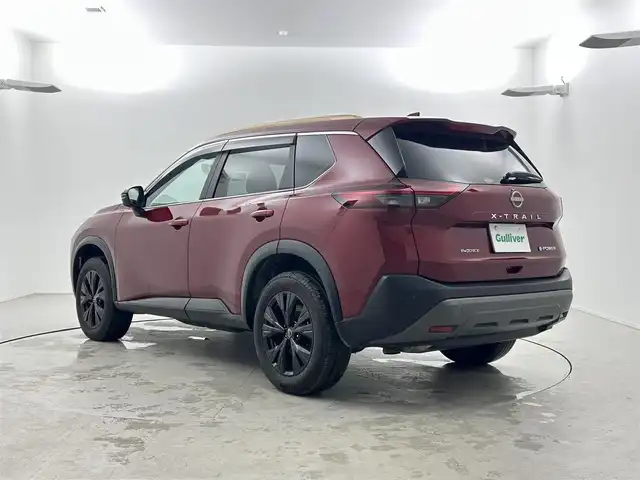 日産 エクストレイル X e－4ORCE 90周年記念車 福井県 2024(令6)年 0.5万km 赤 純正１２．３インチナビ　/(Bluetooth/フルセグTV/CarPlay/USB接続）/アラウンドビューモニター　/プロパイロット　/衝突軽減ブレーキ　/ビルトインＥＴＣ２．０　/シートヒーター　/１００Ｖ電源　/ＬＥＤヘッドライト　/パワーバックドア　/ブラインドスポットモニター/パワーシート/オートブレーキホールド機能/コーナーセンサー/ルーフレール
