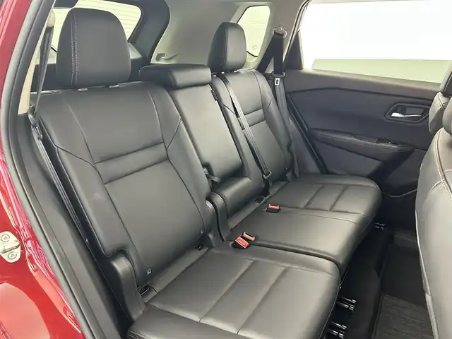 日産 エクストレイル X e－4ORCE 90周年記念車 福井県 2024(令6)年 0.5万km 赤 純正１２．３インチナビ　/(Bluetooth/フルセグTV/CarPlay/USB接続）/アラウンドビューモニター　/プロパイロット　/衝突軽減ブレーキ　/ビルトインＥＴＣ２．０　/シートヒーター　/１００Ｖ電源　/ＬＥＤヘッドライト　/パワーバックドア　/ブラインドスポットモニター/パワーシート/オートブレーキホールド機能/コーナーセンサー/ルーフレール