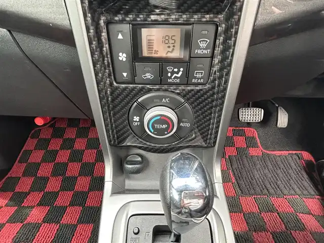 ダイハツ コペン ローブ 愛知県 2014(平26)年 2.1万km マタドールレッドP 〇アクティブトップ/〇スマートキー/〇プッシュスタート/〇純正ナビ/〇ワンセグTV/〇バックカメラ/〇ETC/〇ｅｃｏ IDLEシステム/〇LEDヘッドランプ/〇純正16インチアルミ/〇革巻きステアリングホイール/〇オートエアコン/〇OPブラックファブリックスポーツシート/〇前席シートヒーター/〇キーフリーシステム