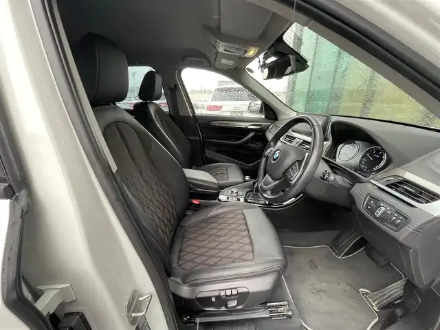 ＢＭＷ Ｘ１ xDrive 18d xライン 石川県 2020(令2)年 3.5万km ミネラルホワイト 純正メモリナビ/バックカメラ/Bluetooth/オートクルーズコントロール/インテリジェントセーフティー/パワーシート(前席)/パワーリアゲート/オートライト/LEDヘッドライト/フォグランプ(前後)/アンビエントライト/プッシュスタート/ETC(ルームミラー一体型)