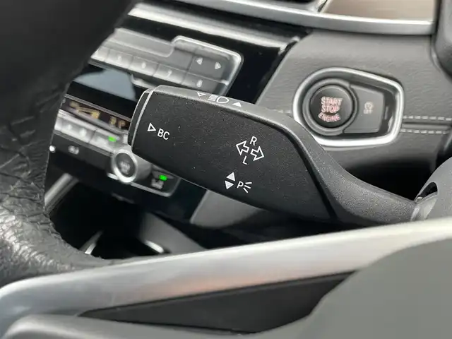 ＢＭＷ Ｘ１ xDrive 18d xライン 石川県 2020(令2)年 3.5万km ミネラルホワイト 純正メモリナビ/バックカメラ/Bluetooth/オートクルーズコントロール/インテリジェントセーフティー/パワーシート(前席)/パワーリアゲート/オートライト/LEDヘッドライト/フォグランプ(前後)/アンビエントライト/プッシュスタート/ETC(ルームミラー一体型)