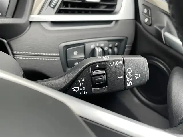 ＢＭＷ Ｘ１ xDrive 18d xライン 石川県 2020(令2)年 3.5万km ミネラルホワイト 純正メモリナビ/バックカメラ/Bluetooth/オートクルーズコントロール/インテリジェントセーフティー/パワーシート(前席)/パワーリアゲート/オートライト/LEDヘッドライト/フォグランプ(前後)/アンビエントライト/プッシュスタート/ETC(ルームミラー一体型)