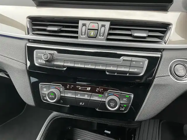 ＢＭＷ Ｘ１ xDrive 18d xライン 石川県 2020(令2)年 3.5万km ミネラルホワイト 純正メモリナビ/バックカメラ/Bluetooth/オートクルーズコントロール/インテリジェントセーフティー/パワーシート(前席)/パワーリアゲート/オートライト/LEDヘッドライト/フォグランプ(前後)/アンビエントライト/プッシュスタート/ETC(ルームミラー一体型)