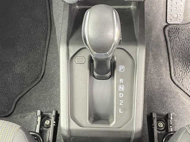 スズキ ジムニー XL 千葉県 2019(平31)年 1.8万km ジャングルグリーン 禁煙車/セーフティーサポート装着車/インタークーラーターボ/パートタイム４WD/デュアルセンサーブレーキサポート/運転席・助手席・サイド・カーテンエアバック/社外7インチナビ/・Bluetooth・フルセグTV・CD/DVD・RADIO/純正フロアマット/スマートキー/スペアキー×１/ETC/運転席・助手席シートヒーター