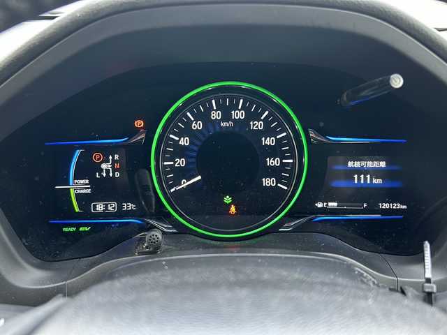 ホンダ ヴェゼル ハイブリッド Z 沖縄県 2014(平26)年 12.1万km ホワイトオーキッドパール 禁煙車　/純正SDナビ/CD/DVD/SD/BT/フルセグ/バックカメラ　/ビルトインETC/横滑り防止装置/クルーズコントロール/シートヒーター/LEDヘッドライト/オートライト/社外18インチAW/純正フロアマット/ルーフレール/プッシュスタート/スマートキー/保証書/取扱説明書