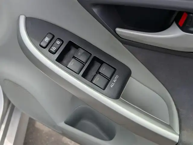 トヨタ プリウス G ツーリングセレクション 福井県 2009(平21)年 11.8万km シルバーM バックカメラ/ビルトインＥＴＣ/LEDヘッドライト/Fフォグ/クルーズコントロール/前後ドライブレコーダー/純正8インチメモリナビ（CD/DVD/BT/iPod）/フルセグテレビ/横滑り防止装置/盗難防止装置/ダブル＋サイドエアバッグ/カーテンエアバッグ/アイドリングストップ/純正フロアマット/スマートキー