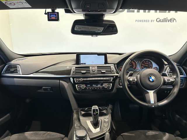 ＢＭＷ ３２０ｄ ツーリング Mスポーツ 福岡県 2018(平30)年 4.2万km サファイアブラックP 純正ナビ　/バックカメラ　/メモリ付パワーシート　/シートヒーター　/ＡＣＣ　/ＢＳＭ　/レーンキープ　/パワーバックドア　/前後ソナー　/ＣＤ／ＤＶＤ　/アンビエントライト　/ＬＥＤヘッドライト　/パドルシフト　/ＥＴＣ