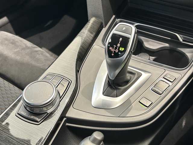 ＢＭＷ ３２０ｄ ツーリング Mスポーツ 福岡県 2018(平30)年 4.2万km サファイアブラックP 純正ナビ　/バックカメラ　/メモリ付パワーシート　/シートヒーター　/ＡＣＣ　/ＢＳＭ　/レーンキープ　/パワーバックドア　/前後ソナー　/ＣＤ／ＤＶＤ　/アンビエントライト　/ＬＥＤヘッドライト　/パドルシフト　/ＥＴＣ