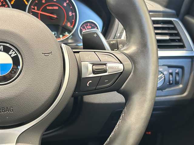 ＢＭＷ ３２０ｄ ツーリング Mスポーツ 福岡県 2018(平30)年 4.2万km サファイアブラックP 純正ナビ　/バックカメラ　/メモリ付パワーシート　/シートヒーター　/ＡＣＣ　/ＢＳＭ　/レーンキープ　/パワーバックドア　/前後ソナー　/ＣＤ／ＤＶＤ　/アンビエントライト　/ＬＥＤヘッドライト　/パドルシフト　/ＥＴＣ
