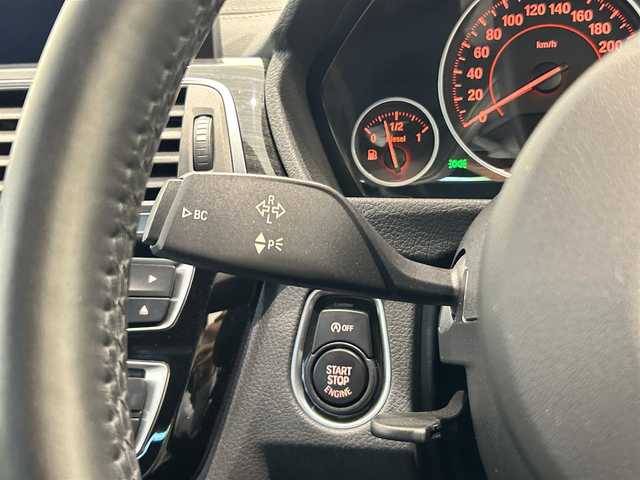 ＢＭＷ ３２０ｄ ツーリング Mスポーツ 福岡県 2018(平30)年 4.2万km サファイアブラックP 純正ナビ　/バックカメラ　/メモリ付パワーシート　/シートヒーター　/ＡＣＣ　/ＢＳＭ　/レーンキープ　/パワーバックドア　/前後ソナー　/ＣＤ／ＤＶＤ　/アンビエントライト　/ＬＥＤヘッドライト　/パドルシフト　/ＥＴＣ
