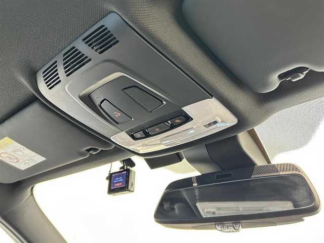 ＢＭＷ ３２０ｄ ツーリング Mスポーツ 福岡県 2018(平30)年 4.2万km サファイアブラックP 純正ナビ　/バックカメラ　/メモリ付パワーシート　/シートヒーター　/ＡＣＣ　/ＢＳＭ　/レーンキープ　/パワーバックドア　/前後ソナー　/ＣＤ／ＤＶＤ　/アンビエントライト　/ＬＥＤヘッドライト　/パドルシフト　/ＥＴＣ