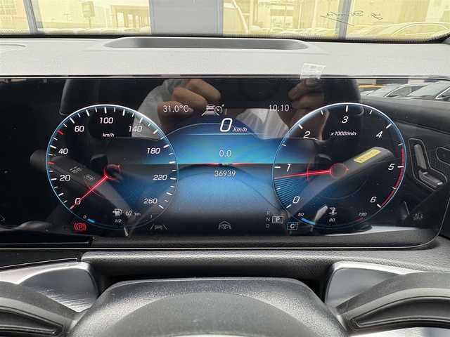 メルセデス・ベンツ Ｍ・ベンツ ＧＬＢ２００ｄ 4マチック 石川県 2021(令3)年 3.7万km デジタルホワイト ４WD/ディーゼルターボ/純正メモリナビ/〈BT／AM／FM／DVD〉/アラウンドビューモニター/黒革シート/シートメモリー/パワーシート〈前席〉/シートヒーター〈前席〉/ステアリングスイッチ/パドルシフト/ワイヤレスチャージ/ヘッドアップディスプレイ/クルーズコントロール/ルーフレール/LEDヘッドライト/オートライト/オートマチックハイビーム/ETC2.0