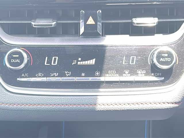 トヨタ カローラ スポーツ ハイブリッドG Z 沖縄県 2020(令2)年 2.2万km ホワイトパールクリスタルシャイン 純正ディスプレイオーディオ/Ｂｌｕｅｔｏｏｔｈ/バックカメラ/ビルトインＥＴＣ/ウィンカーミラー　/ＬＥＤヘッドライト/フォグライト/ステアリングスイッチ/プッシュスタート/スマートキー