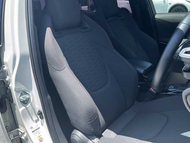 トヨタ カローラ スポーツ ハイブリッドG Z 沖縄県 2020(令2)年 2.2万km ホワイトパールクリスタルシャイン 純正ディスプレイオーディオ/Ｂｌｕｅｔｏｏｔｈ/バックカメラ/ビルトインＥＴＣ/ウィンカーミラー　/ＬＥＤヘッドライト/フォグライト/ステアリングスイッチ/プッシュスタート/スマートキー