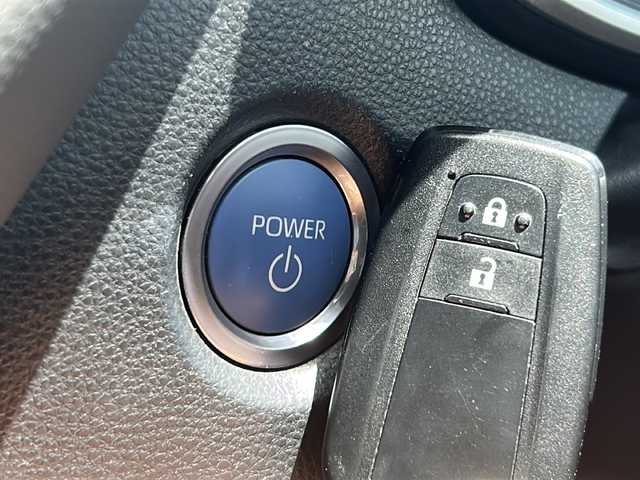 トヨタ カローラ スポーツ ハイブリッドG Z 沖縄県 2020(令2)年 2.2万km ホワイトパールクリスタルシャイン 純正ディスプレイオーディオ/Ｂｌｕｅｔｏｏｔｈ/バックカメラ/ビルトインＥＴＣ/ウィンカーミラー　/ＬＥＤヘッドライト/フォグライト/ステアリングスイッチ/プッシュスタート/スマートキー