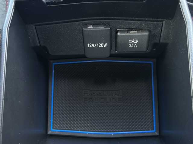 トヨタ カローラ スポーツ ハイブリッドG Z 沖縄県 2020(令2)年 2.2万km ホワイトパールクリスタルシャイン 純正ディスプレイオーディオ/Ｂｌｕｅｔｏｏｔｈ/バックカメラ/ビルトインＥＴＣ/ウィンカーミラー　/ＬＥＤヘッドライト/フォグライト/ステアリングスイッチ/プッシュスタート/スマートキー