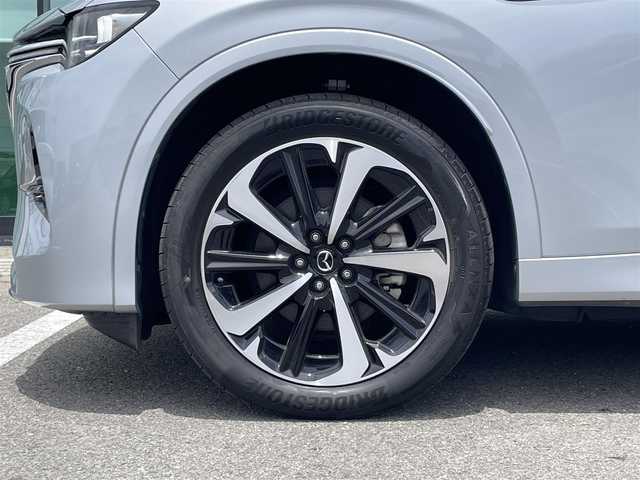 マツダ ＣＸ－６０ XD HV エクスクルーシブモダン 和歌山県 2022(令4)年 1万km ソニックシルバーM 純正マツコネナビ/360度ビューカメラ/革巻きステアリング/ステアリングヒーター/ヘッドアップディスプレイ/BSM/LEDヘッドライト/ホワイトレザーシート/全席シートヒーター/前席ベンチレーション/パワーバックドア/BOSEサウンド/HDMI/レーダークルーズコントロール/置くだけ充電/電子式パーキング/パワーメモリーシート