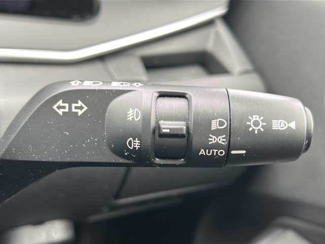 日産 ノート X 栃木県 2021(令3)年 5.2万km オーロラフレアブルーパール 純正メモリナビ/Bluetooth USB /TV　フルセグ/アラウンドビューモニター/ブラインドスポットモニター/インテリジェントルームミラー/プロパイロット/ETC2.0/ドライブレコーダー/ワイヤレス充電器/寒冷地仕様/コーナーセンサー/レーンキープアシスト/盗難防止装置/オートライト/LEDヘッドライト/衝突被害軽減システム/取扱説明書