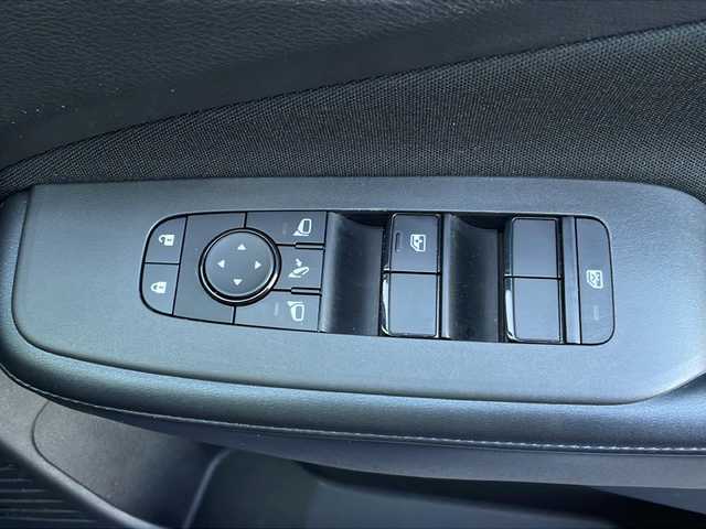 日産 ノート X 山口県 2021(令3)年 5.2万km オーロラフレアブルーパール ワンオーナー/Nissan　Connect ナビゲーションシステム/・AM/FM/・USB/・Apple CarPlay/・Android Auto/・HDMI/・フルセグテレビ/・Bluetooth/ステアリングスイッチ/ETC2.0/ドライブレコーダー/アラウンドビューモニター/ブラインドスポットモニター/インテリジェントルームミラー/ワイヤレス充電/USB電源ソケット/純正フロアマット/前席シートヒーター/ステアリングヒーター/スマートキー・スペアキー有/プッシュアップスタート/LEDヘッドランプ/フォグランプ/オートライト/オートマチックハイビーム/電動パーキングブレーキ/オートブレーキホールド/プロパイロット/衝突被害軽減システム/横滑り防止装置/フロント＆バックソナー/盗難防止装置/取扱説明書