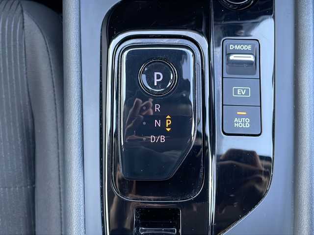 日産 ノート X 山口県 2021(令3)年 5.2万km オーロラフレアブルーパール ワンオーナー/Nissan　Connect ナビゲーションシステム/・AM/FM/・USB/・Apple CarPlay/・Android Auto/・HDMI/・フルセグテレビ/・Bluetooth/ステアリングスイッチ/ETC2.0/ドライブレコーダー/アラウンドビューモニター/ブラインドスポットモニター/インテリジェントルームミラー/ワイヤレス充電/USB電源ソケット/純正フロアマット/前席シートヒーター/ステアリングヒーター/スマートキー・スペアキー有/プッシュアップスタート/LEDヘッドランプ/フォグランプ/オートライト/オートマチックハイビーム/電動パーキングブレーキ/オートブレーキホールド/プロパイロット/衝突被害軽減システム/横滑り防止装置/フロント＆バックソナー/盗難防止装置/取扱説明書