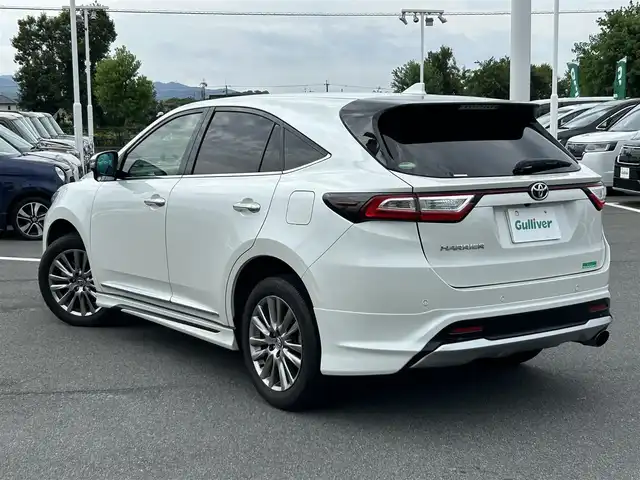 トヨタ ハリアー プレミアム 奈良県 2019(令1)年 6.8万km ホワイトパールクリスタルシャイン モデリスタフルエアロ/純正９インチナビ/（フルセグ／ＢＴ／ＣＤ／ＤＶＤ）/レーダークルーズコントロール/バックカメラ/コーナーセンサー（前後）/プリクラッシュセーフティ/レーンキープアシスト/電動リアゲート/ハーフレザーシート/運転席パワーシート/ＥＴＣ2.0/純正前方ドライブレコーダー（DRT-C68A）/純正18インチAW/保証書/取り扱い説明書/スペアキーX1