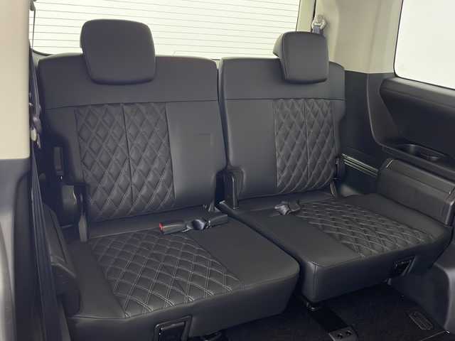 三菱 デリカＤ：５ ブラックエディション 愛知県 2025(令7)年 0.1千km ホワイトダイヤモンド 新車・未使用車/純正ナビ/バックカメラ/フルセグTV・HDMI・CD・DVD・USB/AppleCarPlay・AndroidAuto/両側パワースライドドア/パワーバックドア/レザーシート/運転席パワーシート/運転席助手席シートヒーター/革巻きステアリング/ステアリングヒーター/アイドリングストップ/レーダークルーズコントロール（ACC）/LDW/BSM/レーンチェンジアシスト/衝突被害軽減ブレーキ/オートマチックハイビーム/スペアキー/新車保証書・取扱説明書