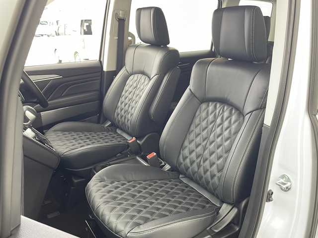 三菱 デリカＤ：５ ブラックエディション 愛知県 2025(令7)年 0.1千km ホワイトダイヤモンド 新車・未使用車/純正ナビ/バックカメラ/フルセグTV・HDMI・CD・DVD・USB/AppleCarPlay・AndroidAuto/両側パワースライドドア/パワーバックドア/レザーシート/運転席パワーシート/運転席助手席シートヒーター/革巻きステアリング/ステアリングヒーター/アイドリングストップ/レーダークルーズコントロール（ACC）/LDW/BSM/レーンチェンジアシスト/衝突被害軽減ブレーキ/オートマチックハイビーム/スペアキー/新車保証書・取扱説明書