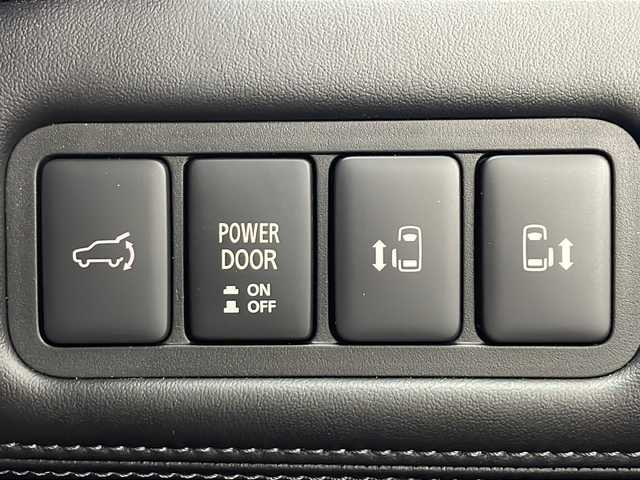 三菱 デリカＤ：５ ブラックエディション 愛知県 2025(令7)年 0.1千km ホワイトダイヤモンド 新車・未使用車/純正ナビ/バックカメラ/フルセグTV・HDMI・CD・DVD・USB/AppleCarPlay・AndroidAuto/両側パワースライドドア/パワーバックドア/レザーシート/運転席パワーシート/運転席助手席シートヒーター/革巻きステアリング/ステアリングヒーター/アイドリングストップ/レーダークルーズコントロール（ACC）/LDW/BSM/レーンチェンジアシスト/衝突被害軽減ブレーキ/オートマチックハイビーム/スペアキー/新車保証書・取扱説明書