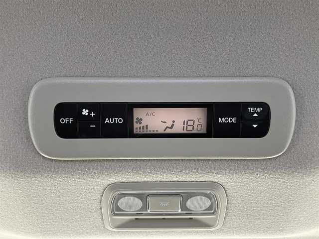 日産 セレナ e－パワー ハイウェイスター V 富山県 2023(令5)年 2.7万km プリズムホワイト 社外ナビ（AM/FM/BT/DVD/フルセグ）/バックカメラ/ALPINE後席モニター/ドライブレコーダー/ETC/ブラインドスポットモニター/衝突被害軽減システム/レーダークルーズコントロール/レーンキープアシスト/コーナーセンサー/横滑り防止装置/アイドリングストップ/オートLEDライト/オートマチックハイビーム/純正アルミホイール/社外フロアマット/オートホールド付電子パーキング/革巻きステアリング/ステアリングスイッチ/スマートキー/スペアキー