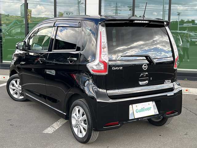 日産 デイズ ハイウェイスターX 道東・釧路十勝 2017(平29)年 5万km ブラック ・4WD/・純正SDナビ/(フルセグ BT CD DVD FM AM)/・全方位カメラ/・衝突軽減システム/・運転席のみシートヒーター/・前方ドライブレコーダー/・オートライト/・オートマチックハイビーム/・LEDヘッドライト/・アイドリングストップ/・純正フロアマット/・ドアバイザー/・スマートキー/・プッシュスタート/・社外AW付スタッドレスタイヤ積込