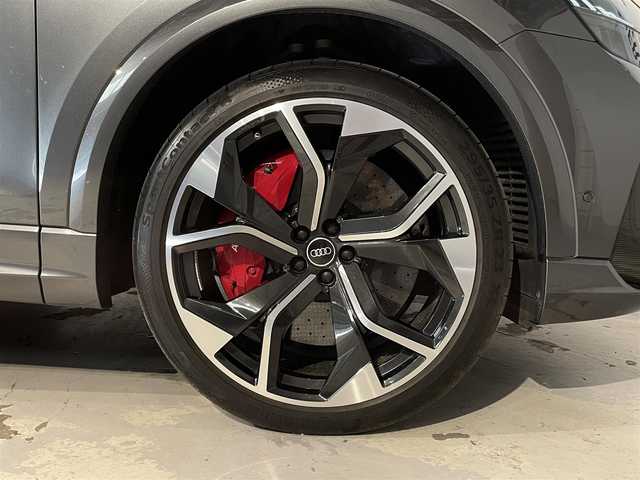 アウディ ＲＳＱ８ 道央・札幌 2021(令3)年 1.2万km ガンＭ ブラックAudi　rings＆カーボン/グロスブラックスタイリングpkg/・ブラックAudi　rings/・ブラックスタイリング/・グロスカーボンRSエクステリアパッケージ/・エクステリアミラーハウジングブラック/ルーフレール（ブラック）/パノラマサンルーフ/純正２３インチAW/アダプティブクルーズコントロール/サラウンドビューカメラ/黒革レザーシート/メモリー付パワーシート（D/N）/シートヒーター（前席・後席）/シートベンチレーション（D/N）/Bang＆Olufsen　SDサウンドシステム/RSエアサスペンション/パワーテールゲート/LEDヘッドライト/オートライト/ステアリングヒーター/・スペアキー×１