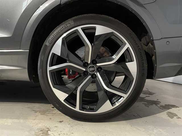 アウディ ＲＳＱ８ 道央・札幌 2021(令3)年 1.2万km ガンＭ ブラックAudi　rings＆カーボン/グロスブラックスタイリングpkg/・ブラックAudi　rings/・ブラックスタイリング/・グロスカーボンRSエクステリアパッケージ/・エクステリアミラーハウジングブラック/ルーフレール（ブラック）/パノラマサンルーフ/純正２３インチAW/アダプティブクルーズコントロール/サラウンドビューカメラ/黒革レザーシート/メモリー付パワーシート（D/N）/シートヒーター（前席・後席）/シートベンチレーション（D/N）/Bang＆Olufsen　SDサウンドシステム/RSエアサスペンション/パワーテールゲート/LEDヘッドライト/オートライト/ステアリングヒーター/・スペアキー×１