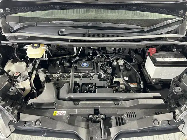 トヨタ ノア ハイブリッド S－Z 佐賀県 2022(令4)年 3.7万km アティチュードブラックマイカ 純正10.5インチディスプレイオーディオ/ナビ機能搭載/フルセグTV/DVD/Bluetooth/純正13.2インチフリップダウンモニター/モデリスタエアロ/衝突被害軽減装置/レーダークルーズコントロール/車線逸脱防止機能/クリアランスソナー/ロードサインアシスト/ビルトインETC2.0/オートマチックハイビーム/オートライト/前方ドライブレコーダー/LEDヘッドライト/LEDフォグライト/電子パーキング/ブレーキホールド/両側パワースライドドア/運転席・助手席シートヒーター/ハーフレザーシート/純正17インチアルミホイール/純正フロアマット/スマートキー/スペアキー×1